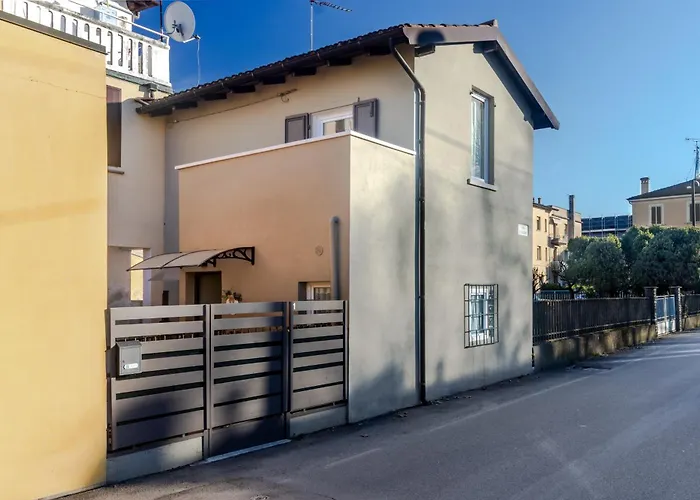 Botanical House Near Bologna With Free Parking 別荘 San Giorgio di Piano